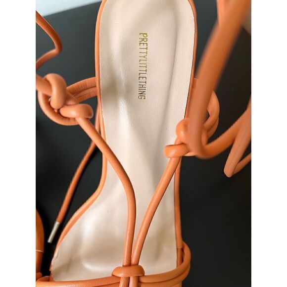 PRETTYLITTLETHING Square Knot Detail Toe Thong Lace Up High Heeled Sandals - Picture 8 of 15